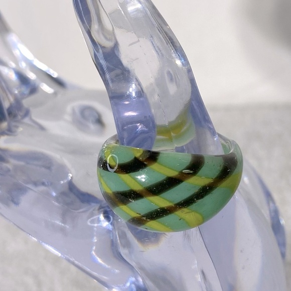 Vintage Art Glass Handmade Green Black Yellow Band Ring - Picture 2 of 11